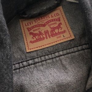 Levi Women’s Black Jean Jacket - Large